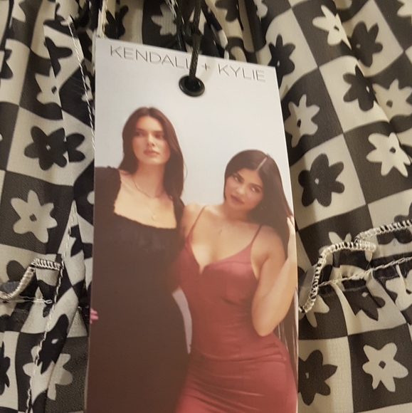 K&K Flower in Plaid skort - Picture 2 of 4